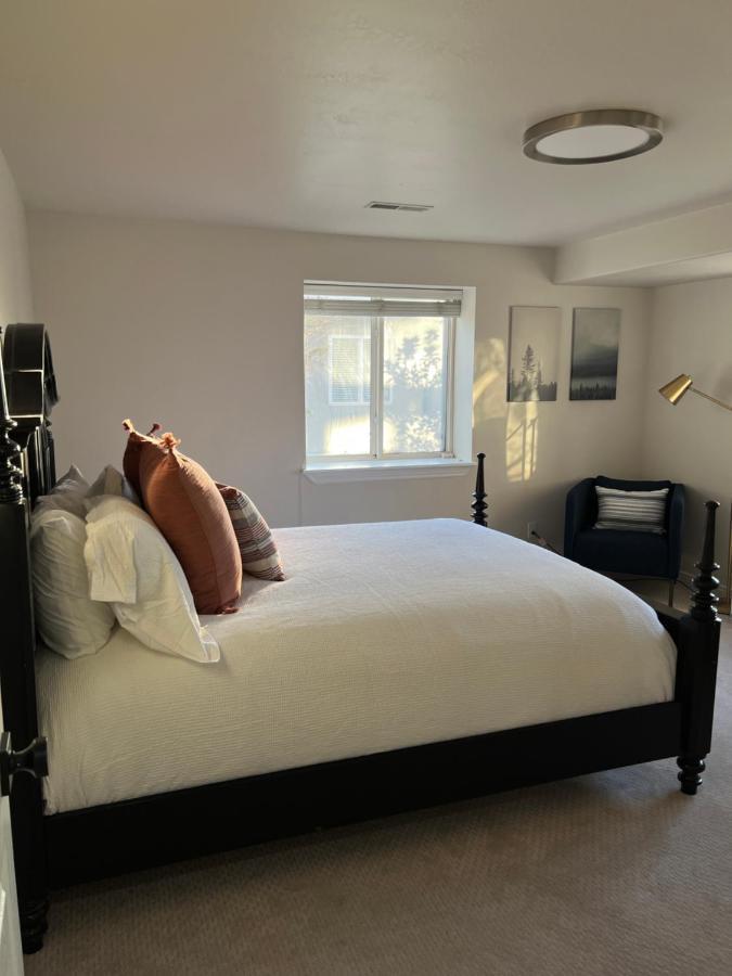 Above Ground Basement Apartment 2 Bedroom 1 B Retreat With Gorgeous View Draper Exterior foto