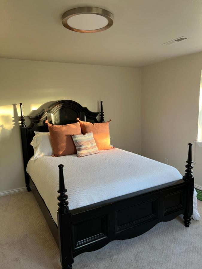 Above Ground Basement Apartment 2 Bedroom 1 B Retreat With Gorgeous View Draper Exterior foto